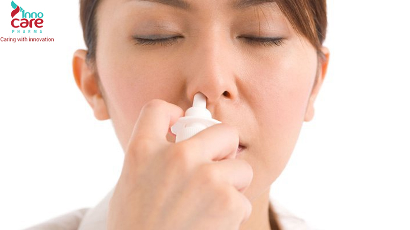 Dùng thuốc xịt mũi 1 Dùng thuốc xịt mũi 1