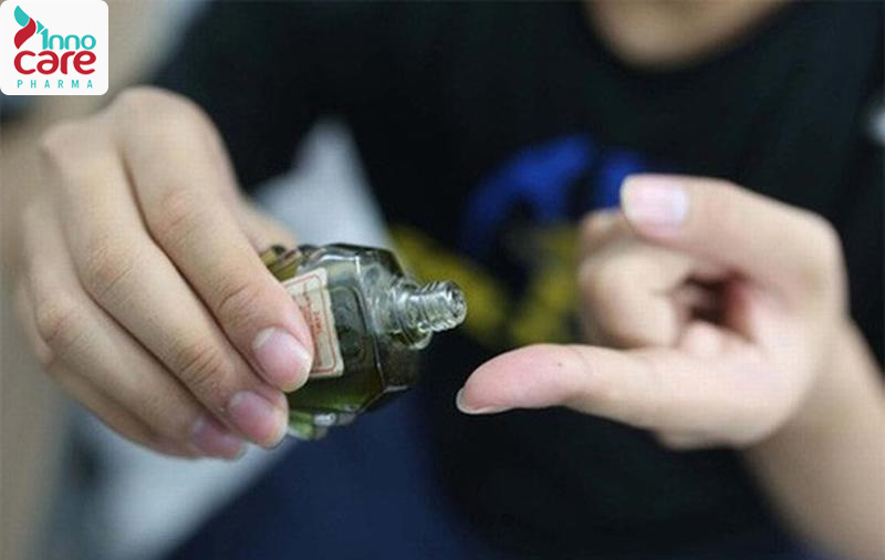 Đặt dầu gió ở các vị trí “chiến lược” 1 Đặt dầu gió ở các vị trí “chiến lược” 1