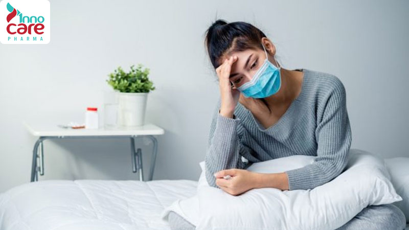 Nuốt nước bọt đau họng có phải bị covid không?