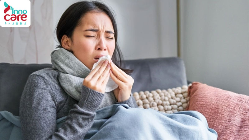 Nuốt nước bọt đau họng có phải bị covid không?