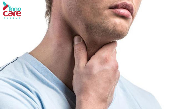 Khó nuốt nước bọt thấy vướng ở cổ họng nhưng không đau