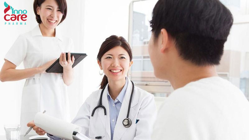 Khó nuốt nước bọt thấy vướng ở cổ họng nhưng không đau