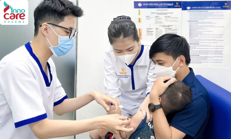 3. Tiêm phòng đầy đủ các bệnh lý liên quan đến tai – mũi – họng 1 Cách tăng đề kháng mũi họng ở trẻ sơ sinh và trẻ nhỏ