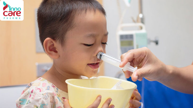 Rửa mũi bằng xi lanh là gì? 1 Hướng dẫn cách rửa mũi bằng xi lanh cho trẻ nhỏ và người lớn