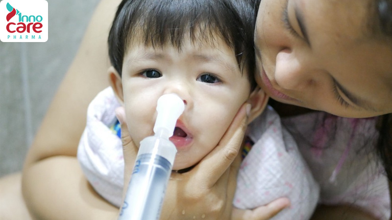 2. Các bước rửa mũi theo từng độ tuổi 2 Hướng dẫn cách vệ sinh, rửa mũi cho bé dưới 3 tuổi sạch và an toàn